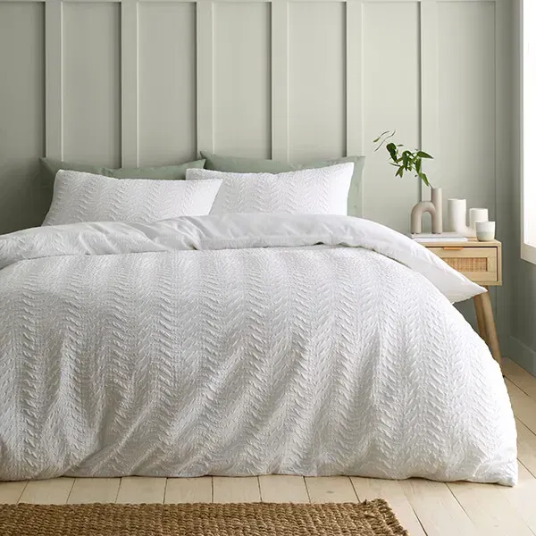 Catherine Lansfield Heatset Wave Double Duvet Set White