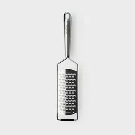 Sabatier Professional Medium Etched Grater with Blade Guard