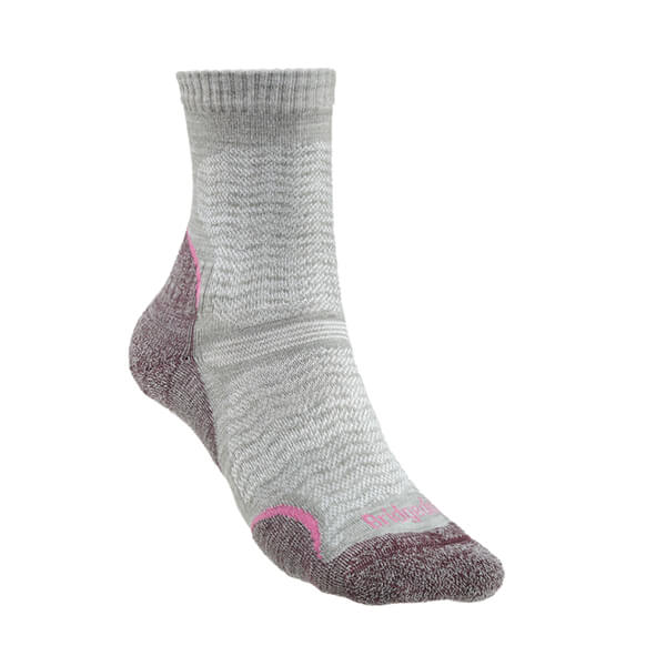 Bridgedale Womens Hike Ultra Light T2 Merino Performance Pattern Crew Socks Aubergine