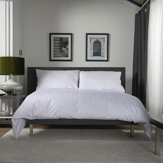 The Lyndon Company Canterbury Duvet Set Grey Single