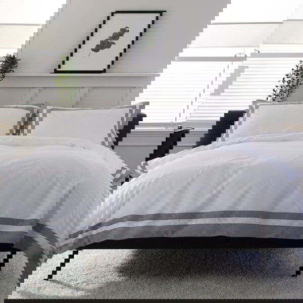 The Lyndon Company Hotel California Duvet Set Double