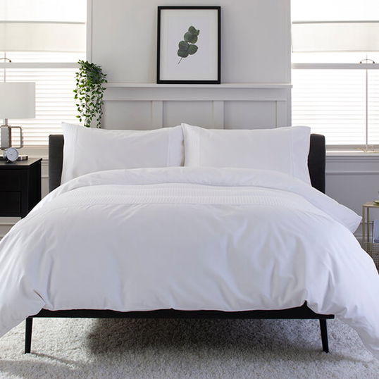 The Lyndon Company Port Stanley Duvet Set White Double