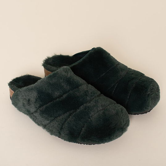 Brakeburn Emerald Fluffy Slippers Size 4