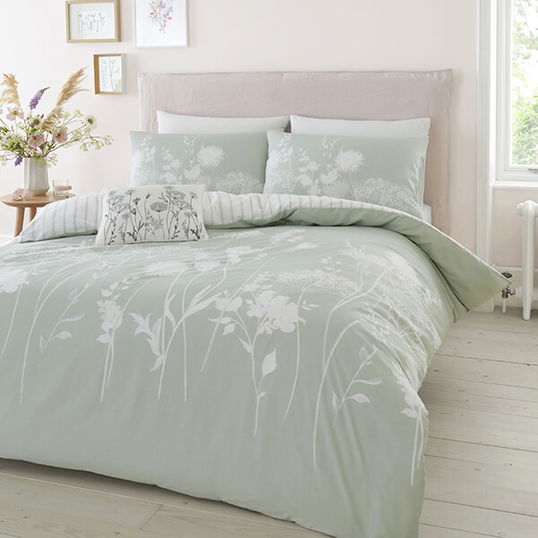 Catherine Lansfield Meadowsweet Floral Super King Duvet Set Green