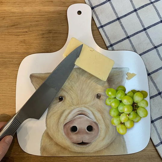 Lucy`s Farm Wilbur the Pig Design Large Chopping Board