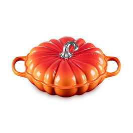 Le Creuset Volcanic Cast Iron 28cm Shallow Pumpkin Casserole
