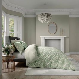 V&A Daffodil Dreams Duvet Cover Set Super King Size Green